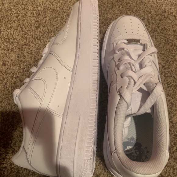 New - Nike Air Force One sz. 6.5Y - Picture 4 of 7